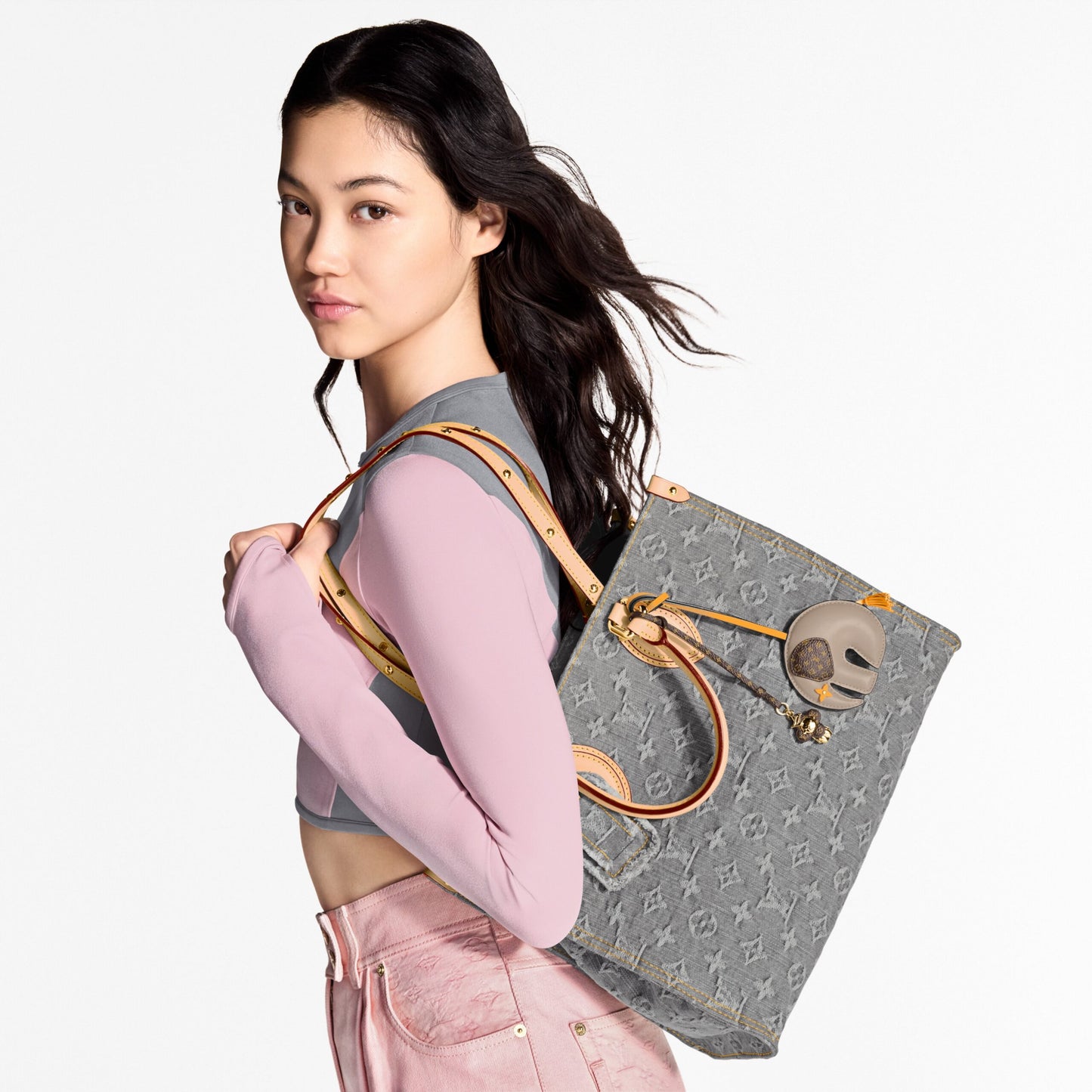Louis Vuitton M13189 OnTheGo MM Washed Gray
